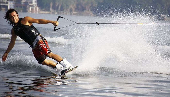 Wakeboarding-In-Maldives[1]