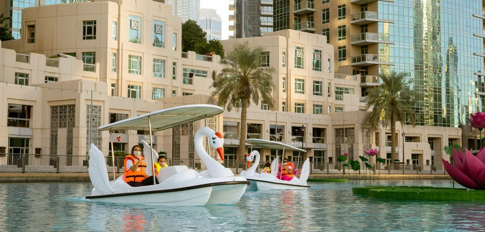 Dubai Fountain Lake Ride